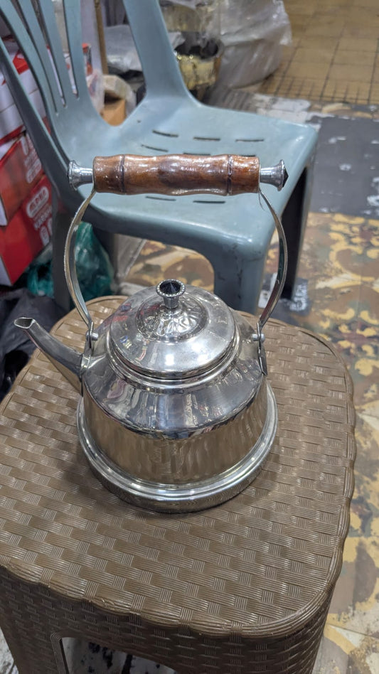 1.5L stainless steel kettle with wooden handle.