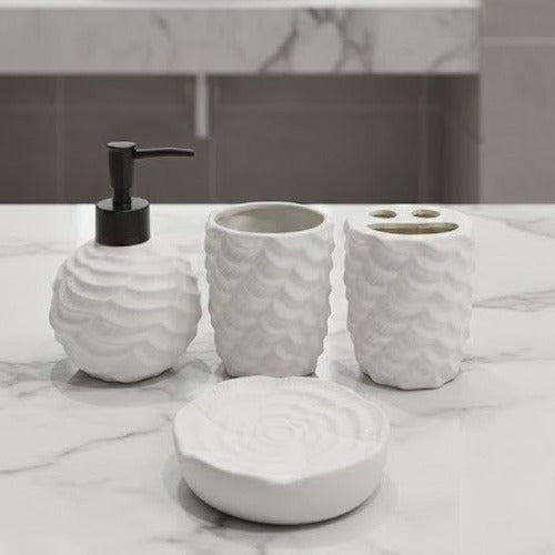 4 pcs fine porcelain bath set.