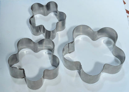 stainless steel flower-shaped cookie and biscuit cutters 3pcs set